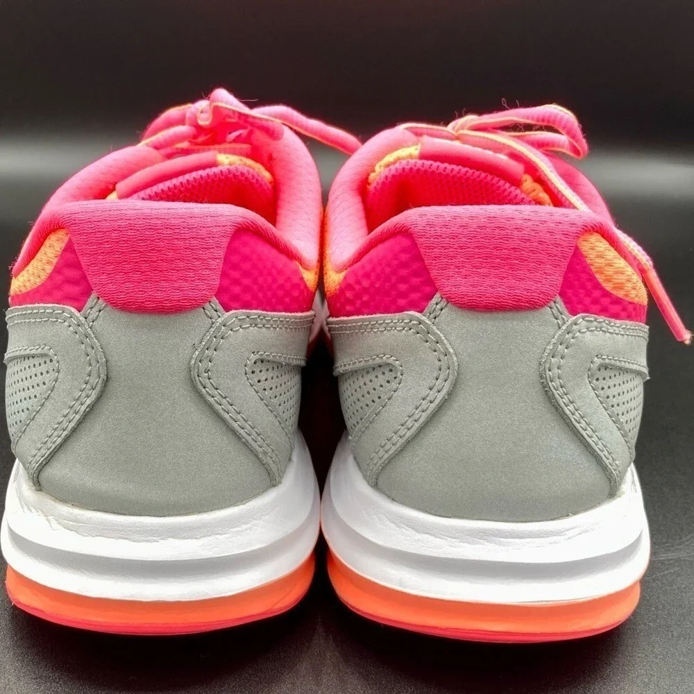 NIKE Dual‎ Fusion 3 running shoe, size 6.5 youth or 8.5 women's.